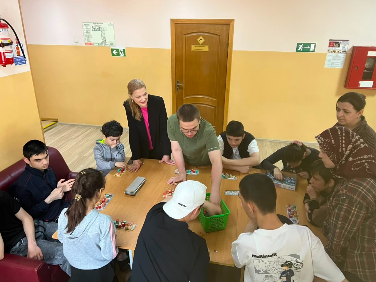 Организация творческих и профилактических мероприятий для детей в лагере дневного пребывания Центра.